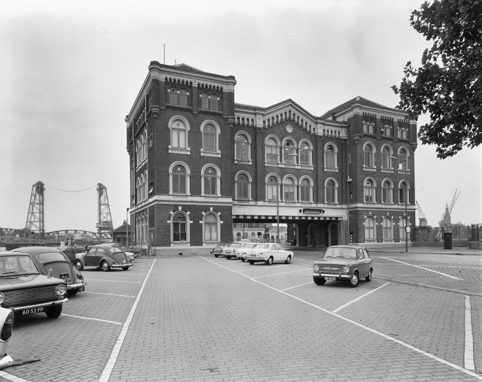 G.J. Drukker, Poortgebouw Rotterdam, collectie RCE/131.678 oktober 1969