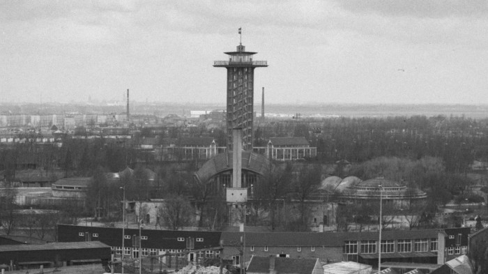 Rivièrahal met uitkijktoren, uitsnede uit foto van Herbert Behrens / Anefo - Nationaal Archief #CC0